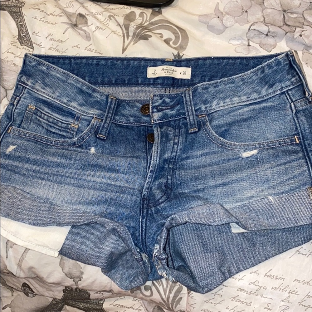 🌵 Abercrombie & Fitch denim shorts